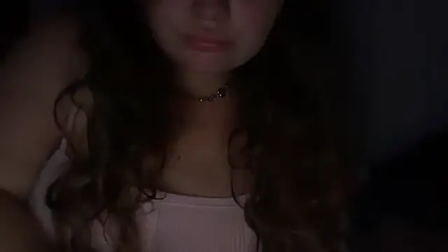 MoneyBunny420 Adlı Modelin Canlı XXX Sohbeti