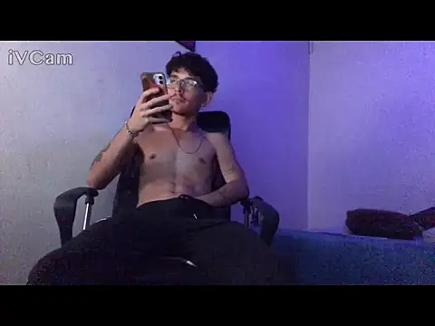 oreuk_dvn Live XXX chat