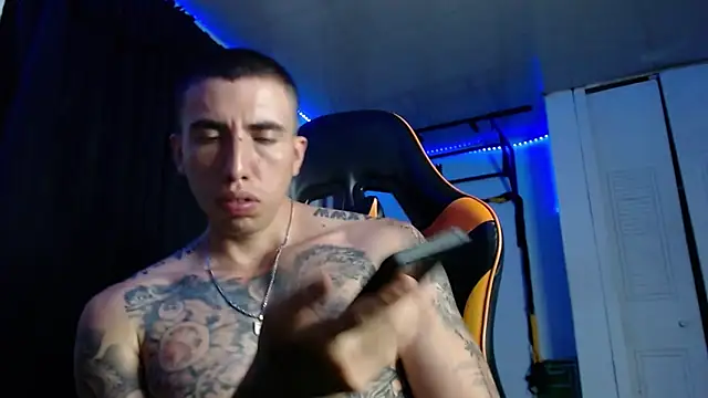 Živý XXX chat Adam_Hudsond