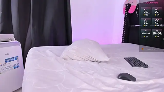 DayanavelezのライブXXXチャット