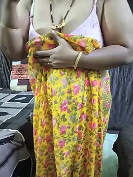 bhuvana_555's Live XXX Chat