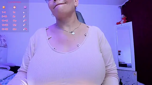 esmeralda_milfのライブXXXチャット