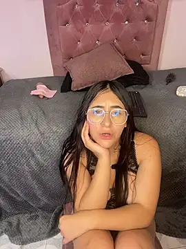 Maggiee_1 Live XXX-chat
