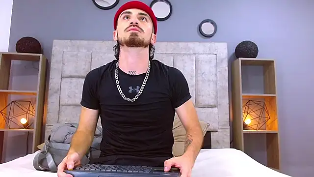 Онлайн чат XXX Lucas_Knight