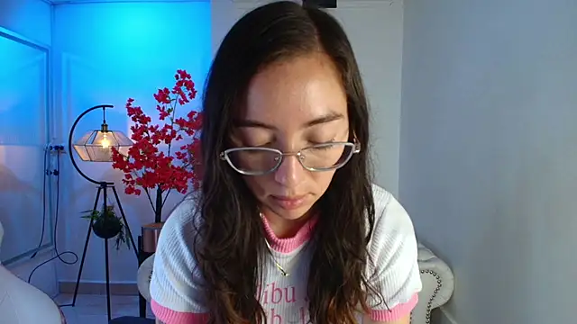 Veronica_miiller 现场XXX聊天