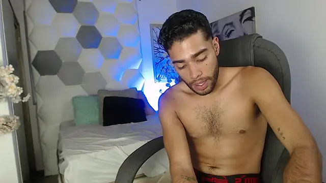 Chat +18 de AlejandroGreco ao vivo