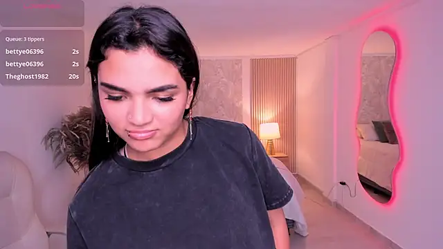 Chat +18 de Kim_stonee ao vivo