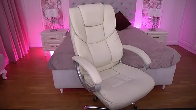 XXX chat uživo modela LioraFox