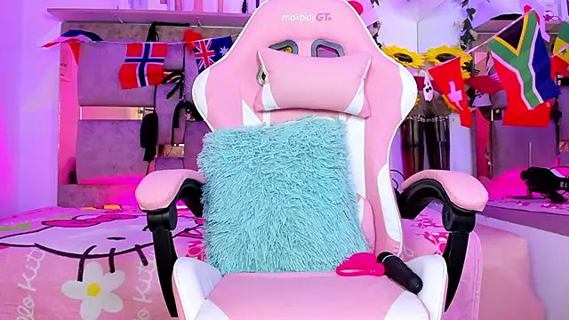 Natasha-Adams 现场XXX聊天