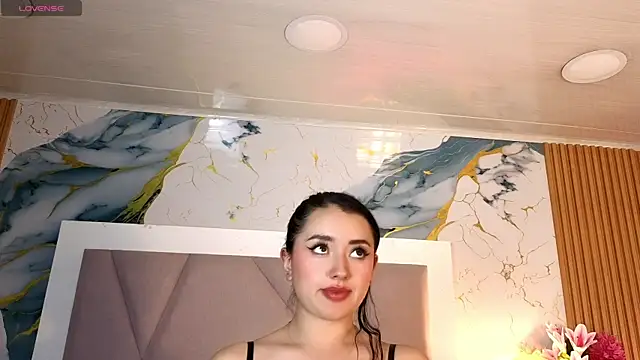 MiiaRousse_'s Live XXX Chat