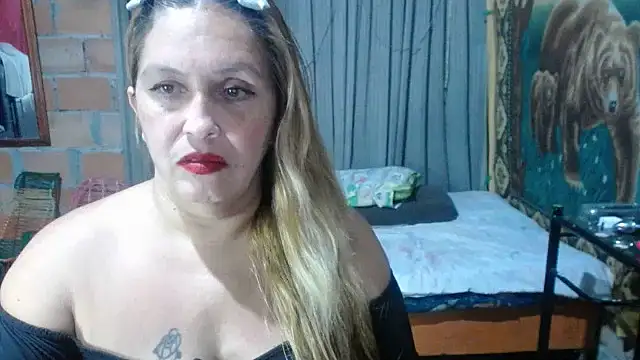 Chat XXX en directo de MOTHER_AND_SON09