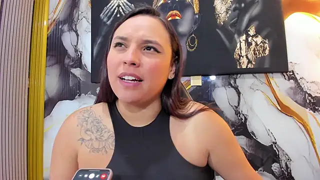 Chat XXX en directo de LizzRouse