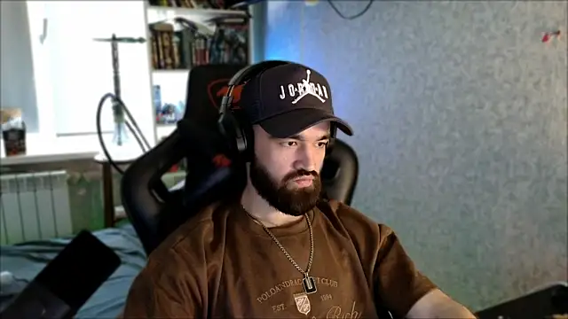 Chat +18 de _Serious_Man ao vivo