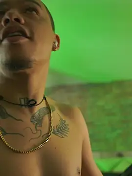 AlphaMasterXxx 现场XXX聊天