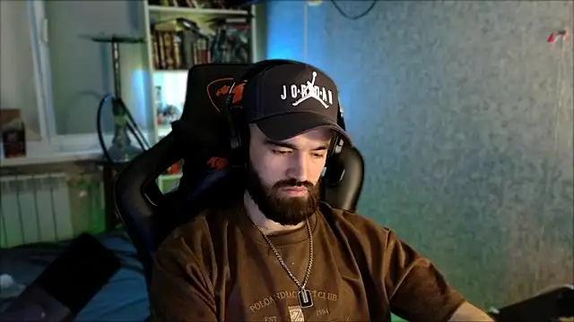 _Serious_Man élő XXX-chatje