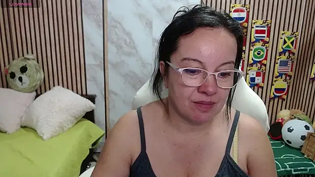 Sonialorens_'s Live XXX Chat