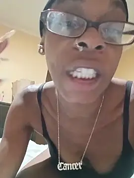 Chatroom XXX en direct de Jasmine_FullsShine