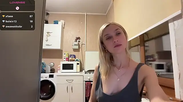 AngelJeni Chat XXX in diretta