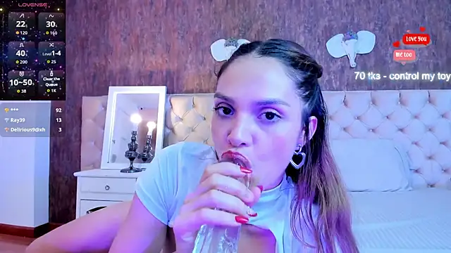 MeganLorensx's Live XXX Chat