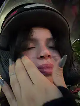 RafaellazのライブXXXチャット