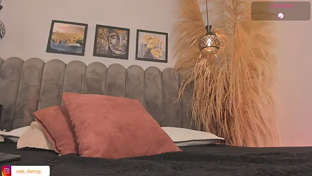 Chatroom XXX en direct de cute__cherry_