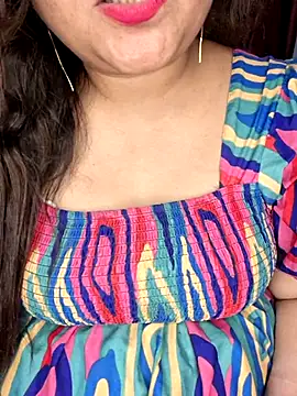 Indian-hotm-Neha Adlı Modelin Canlı XXX Sohbeti