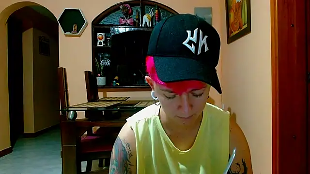 tomboyblue XXX чат на живо