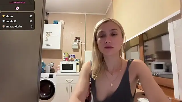 AngelJeni's Live XXX Chat