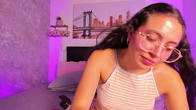 Chatroom XXX en direct de SofiaLujan_
