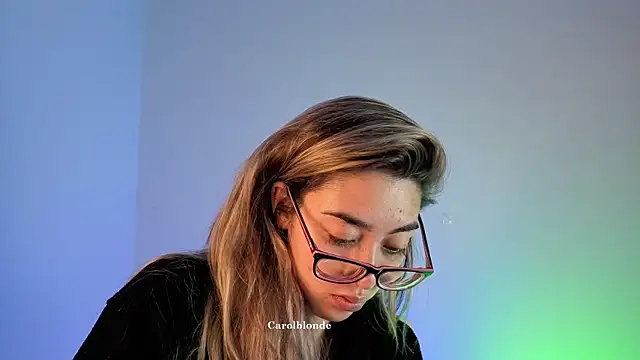 Carolblonde 现场XXX聊天