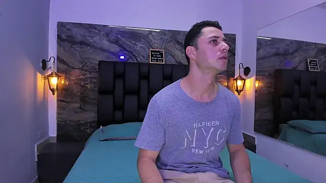 צ'אט XXX בשידור חי של Clark_kush
