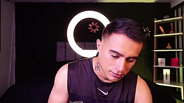 LiamDeep Adlı Modelin Canlı XXX Sohbeti