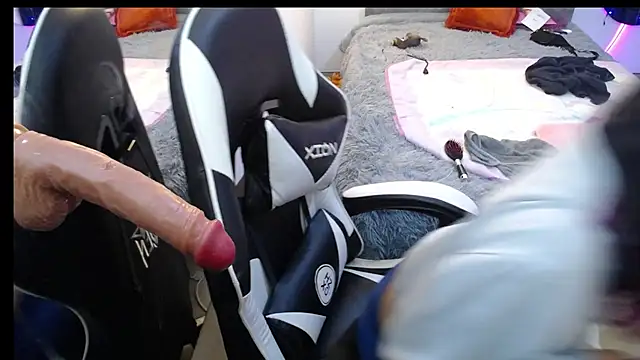 צ'אט XXX בשידור חי של konojan_6
