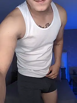 XXX chat uživo modela MaxCruz_