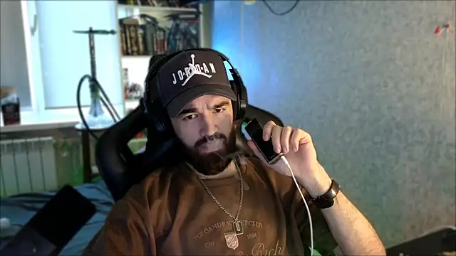 _Serious_Man live XXX chat