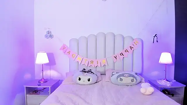 SofieBunnie Adlı Modelin Canlı XXX Sohbeti