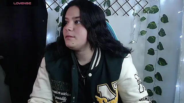 Nika_1_ Chat XXX live