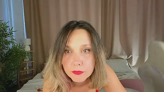 Nikki_Mi1k Live XXX-chat