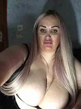 VikiiStoun Adlı Modelin Canlı XXX Sohbeti