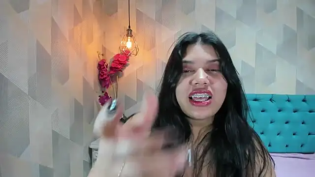LindaBreeS Adlı Modelin Canlı XXX Sohbeti