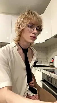 ixistudiomember Show in webcam