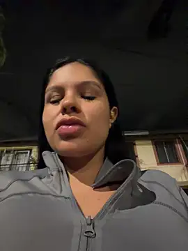 Chat +18 de Elara_Luxe ao vivo