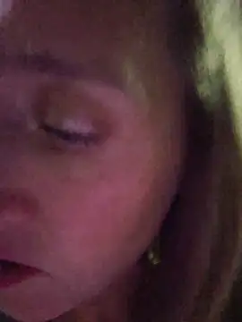 SkyelarsWorld's Live XXX Chat