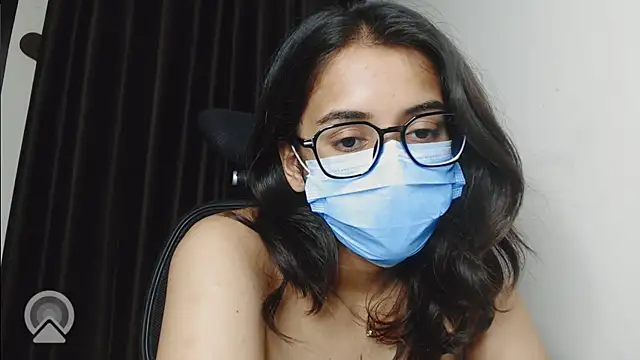 Hot_Niya2 Adlı Modelin Canlı XXX Sohbeti