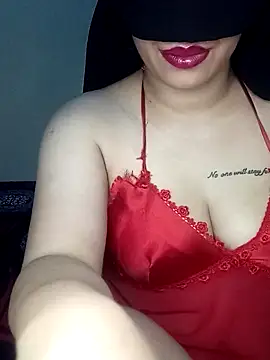 Zouzou_sexy Adlı Modelin Canlı XXX Sohbeti