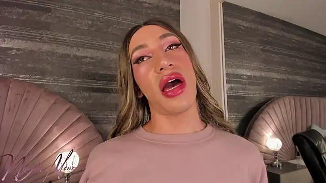 Nayla_Monroee Adlı Modelin Canlı XXX Sohbeti