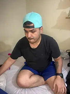LatinBearX Webcam show