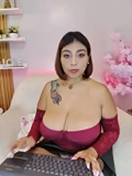 MrsFoucher Adlı Modelin Canlı XXX Sohbeti