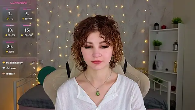 Kira__Fluffy Chat XXX live