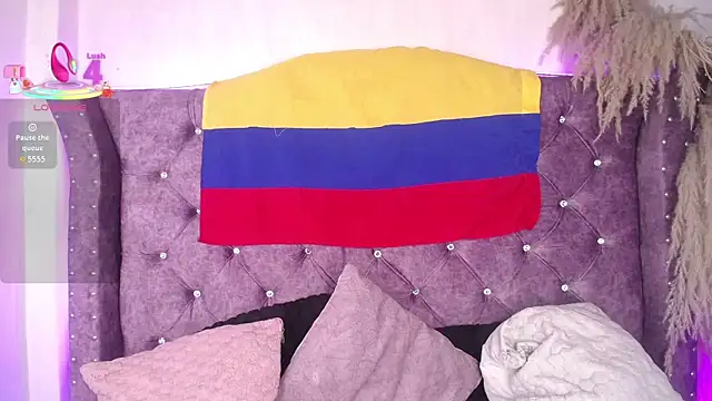 Violet_Collins1 Adlı Modelin Canlı XXX Sohbeti